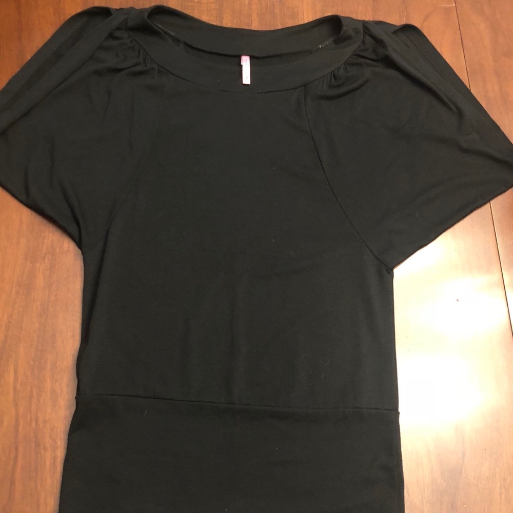 Black t-shirt with arm slit
